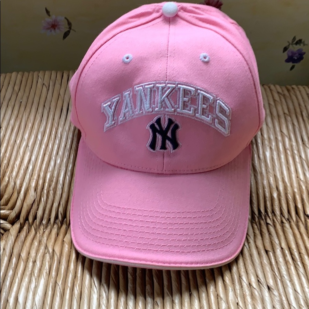 Women’s Yankees Cap in Pink